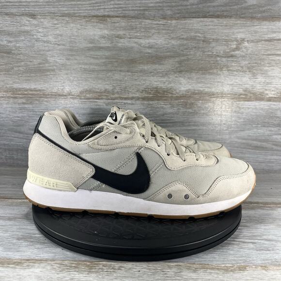 Nike Men’s Venture Runner DM8453-011 Venture Runner Wide 'Light Sneakers Size 13 - Picture 3 of 8